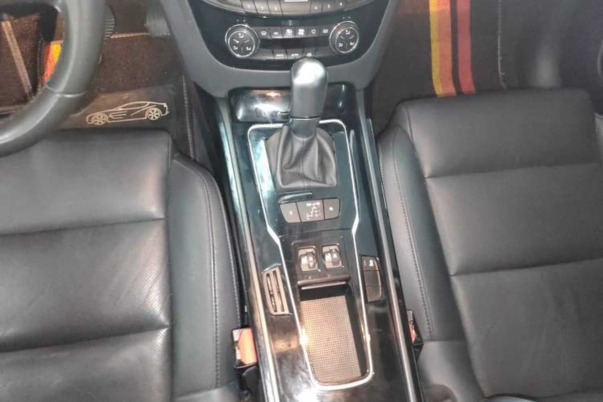 Used Peugeot 508 2015 1.6THP Automatic Prestige Edition Gear Lever