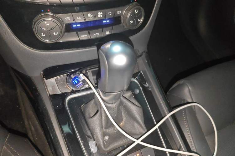 Used Peugeot 508 2015 1.6THP Automatic Prestige Edition Gear Lever