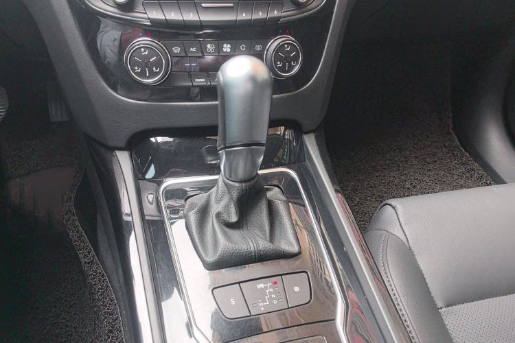 Used Peugeot 508 2015 1.8THP Automatic Prestige Edition Gear Lever