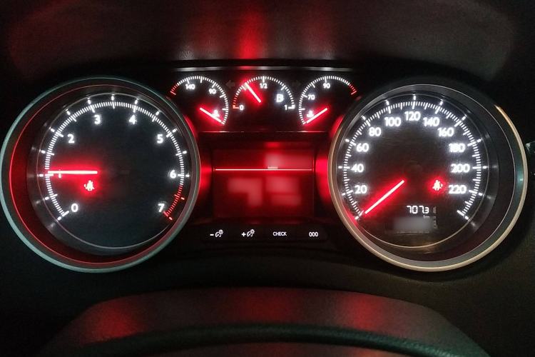 Used Peugeot 508 2015 2.0L Automatic Zhiyi Edition Instrument Cluster