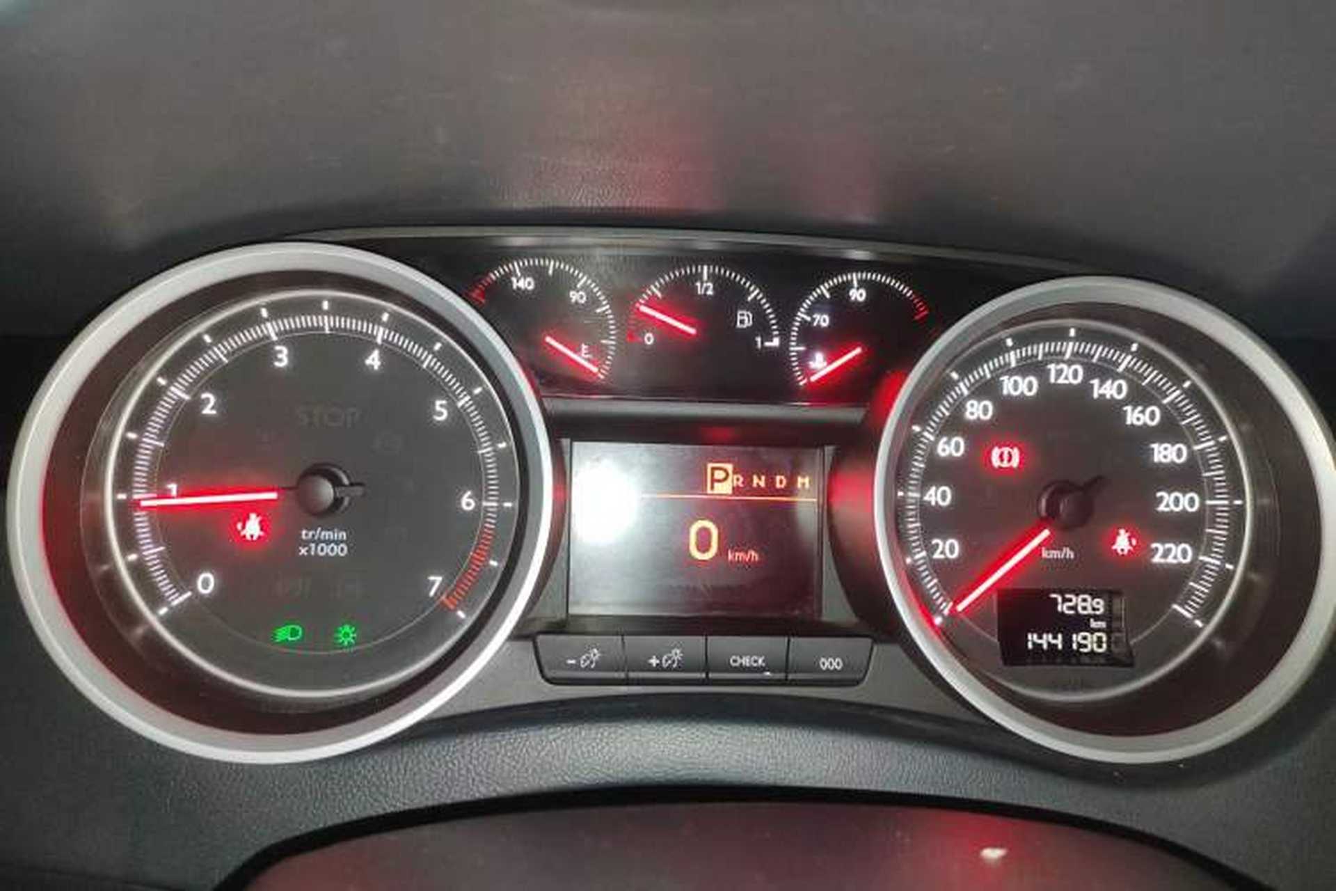 Used Peugeot 508 2015 1.6THP Automatic Prestige Edition Instrument Cluster