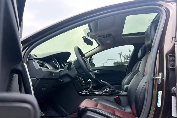 Used Peugeot 508 2015 2.0L Automatic Zhiyi Edition Interior 3