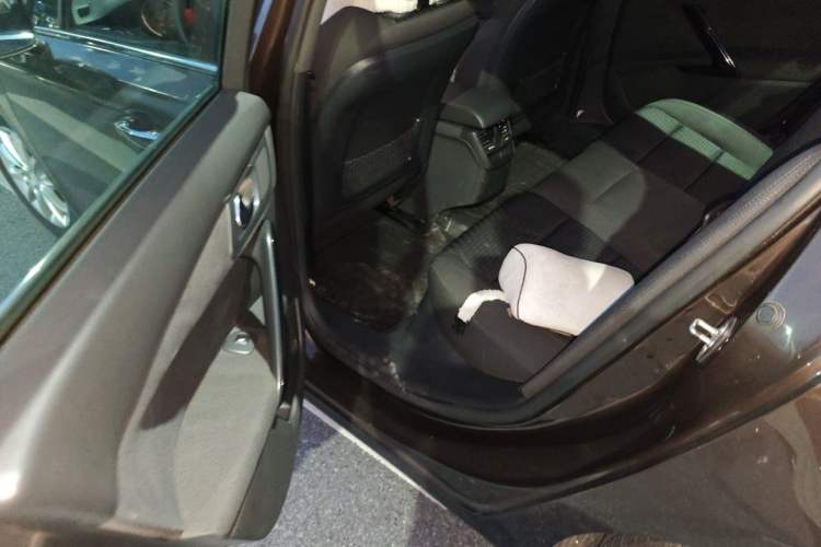 Used Peugeot 508 2015 2.0L Automatic Zhiyi Edition Left Rear Seat