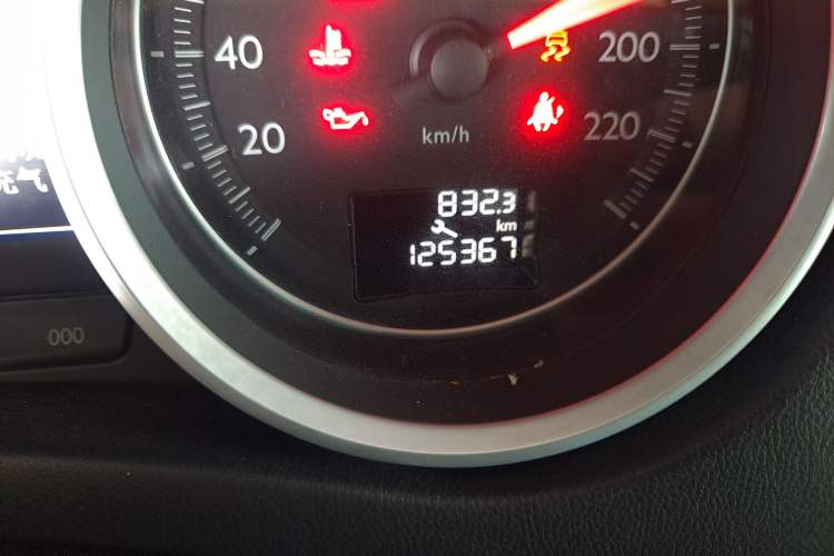 Used Peugeot 508 2015 1.8THP Automatic Flagship Edition Odometer Close Up