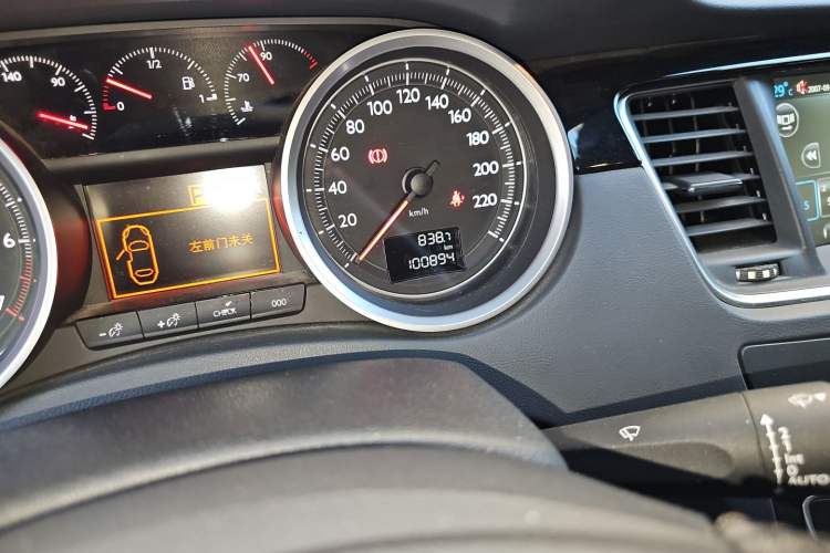 Used Peugeot 508 2015 1.6THP Automatic Prestige Edition Odometer Close Up