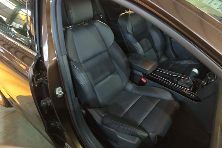 Used Peugeot 508 2015 1.6THP Automatic Prestige Edition Right Front Seat