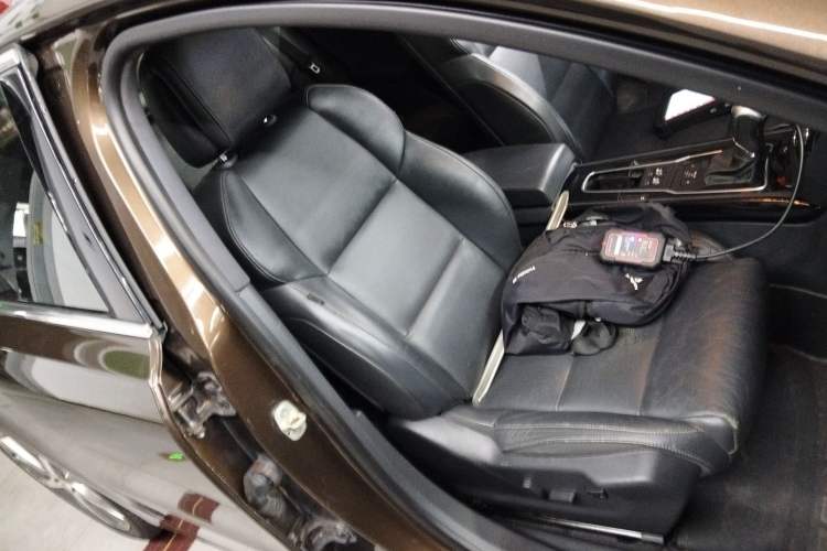 Used Peugeot 508 2015 1.8THP Automatic Prestige Edition Right Front Seat