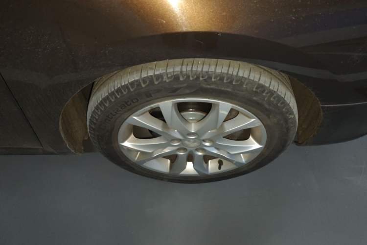 Used Peugeot 508 2015 1.6THP Automatic Prestige Edition Right Front Wheel Hub