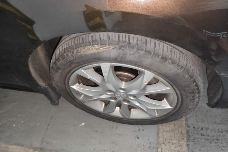 Used Peugeot 508 2015 1.6THP Automatic Prestige Edition Right Front Wheel Hub