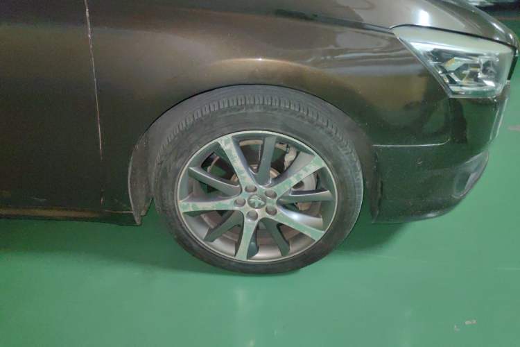 Used Peugeot 508 2015 1.8THP Automatic Prestige Edition Right Front Wheel Hub