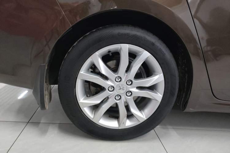 Used Peugeot 508 2015 1.6THP Automatic Prestige Edition Right Rear Wheel Hub