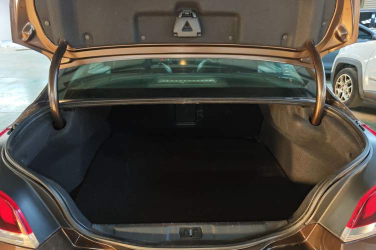Used Peugeot 508 2015 1.6THP Automatic Prestige Edition Trunk