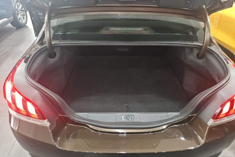 Used Peugeot 508 2015 1.6THP Automatic Prestige Edition Trunk