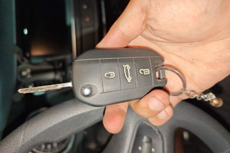 Used Peugeot 508 2015 2.0L Automatic Zhiyi Edition Vehicle Key