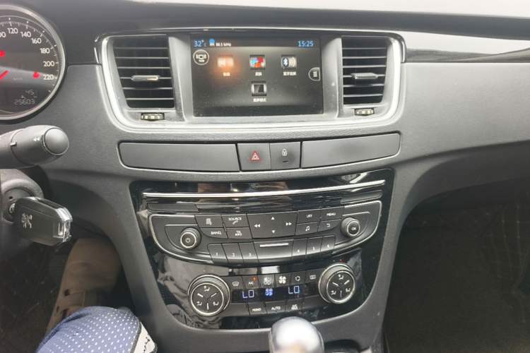 Used Peugeot 508 2015 2.0L Automatic Zhiyi Edition Audio And AC Panel