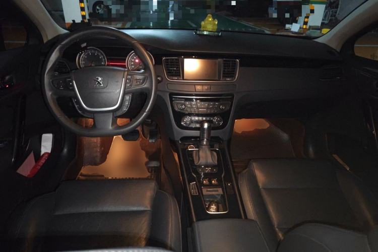 Used Peugeot 508 2015 1.6THP Automatic Prestige Edition Center Console