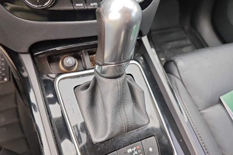 Used Peugeot 508 2015 1.8THP Automatic Prestige Edition Gear Lever