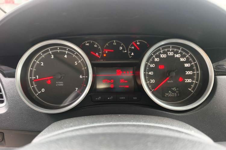 Used Peugeot 508 2015 2.0L Automatic Zhiyi Edition Instrument Cluster