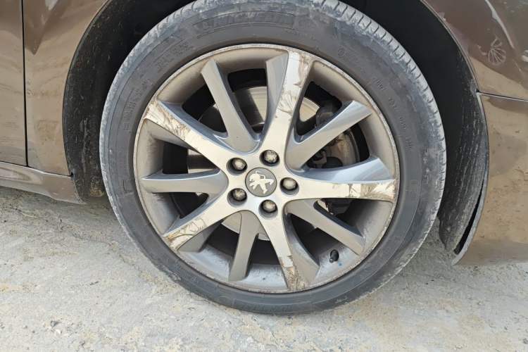 Used Peugeot 508 2015 1.8THP Automatic Prestige Edition Right Front Wheel Hub