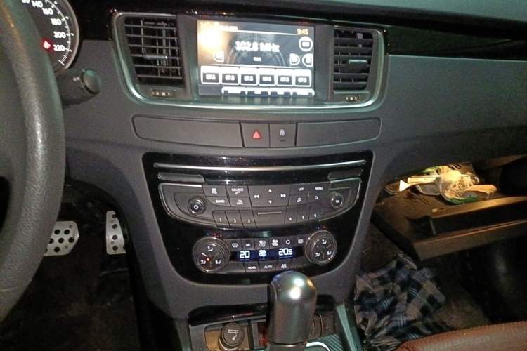 Used Peugeot 508 2015 2.0L Automatic ZhiZhen Edition Audio And AC Panel