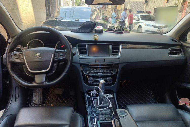 Used Peugeot 508 2015 1.6THP Automatic Prestige Edition Center Console