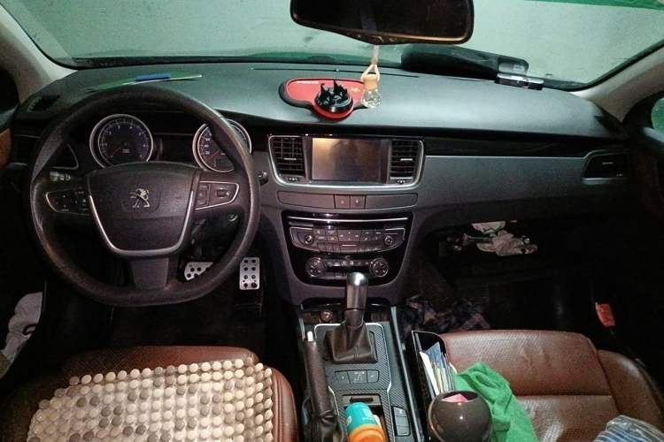 Used Peugeot 508 2015 2.0L Automatic ZhiZhen Edition Center Console