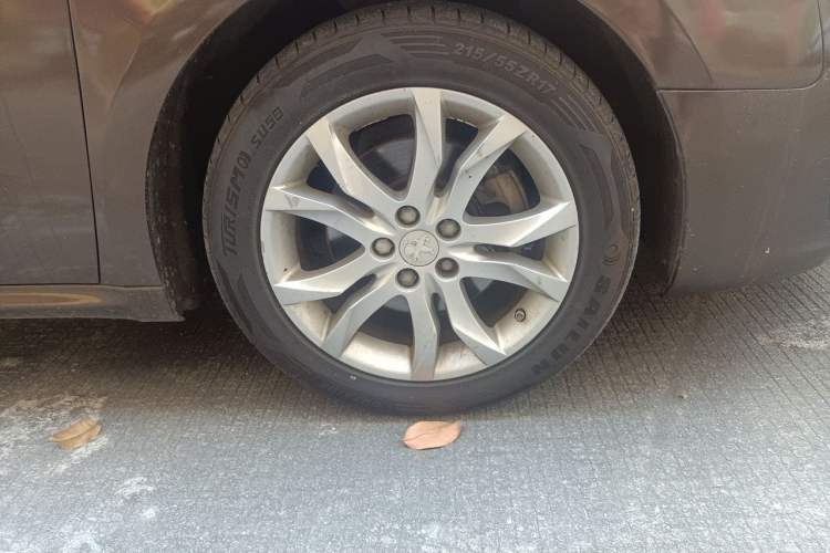 Used Peugeot 508 2015 1.6THP Automatic Prestige Edition Right Front Wheel Hub