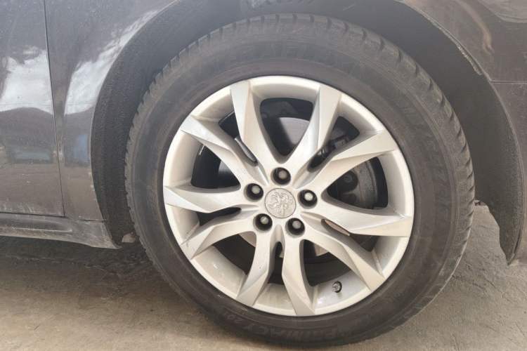 Used Peugeot 508 2015 1.6THP Automatic Prestige Edition Right Front Wheel Hub