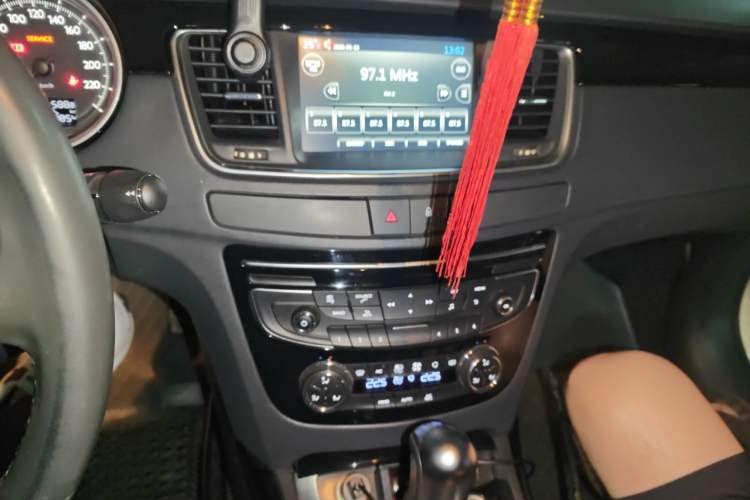 Used Peugeot 508 2015 1.6THP Automatic Prestige Edition Audio And AC Panel