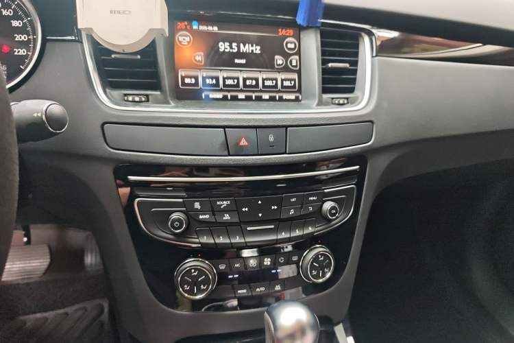 Used Peugeot 508 2015 1.6THP Automatic Prestige Edition Audio And AC Panel
