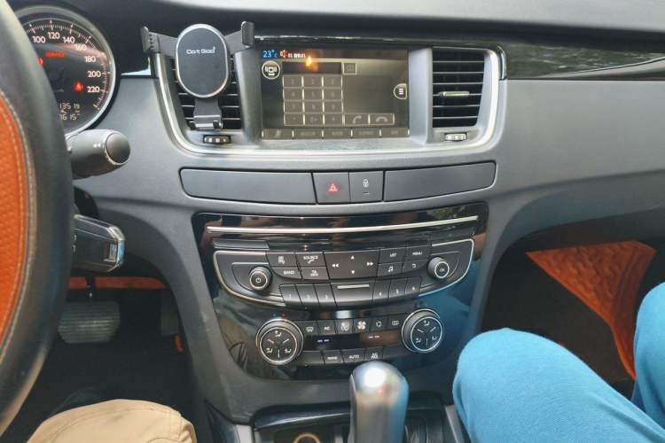 Used Peugeot 508 2015 2.0L Automatic ZhiZhen Edition Audio And AC Panel