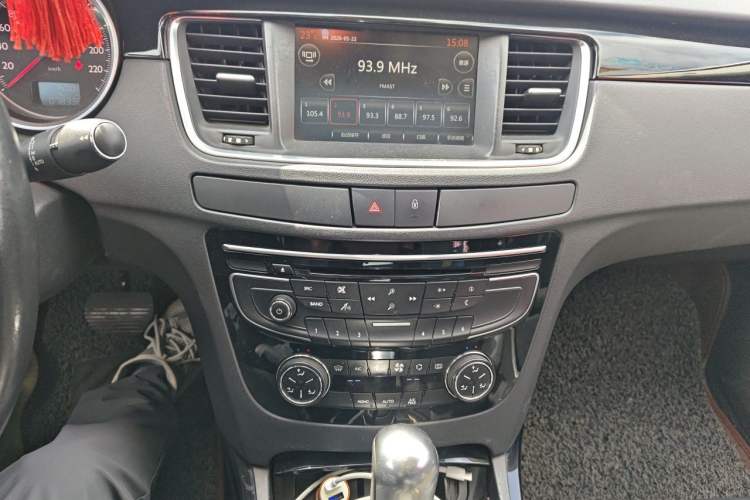Used Peugeot 508 2015 1.8THP Automatic Prestige Edition Audio And AC Panel