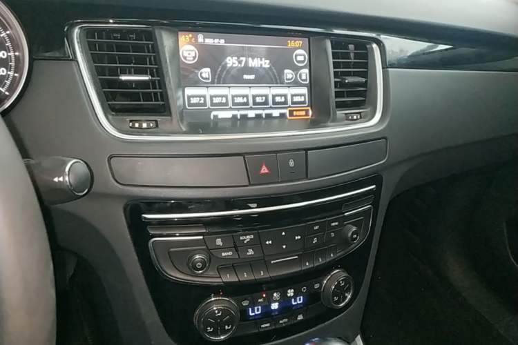 Used Peugeot 508 2015 1.6THP Automatic Prestige Edition Audio And AC Panel
