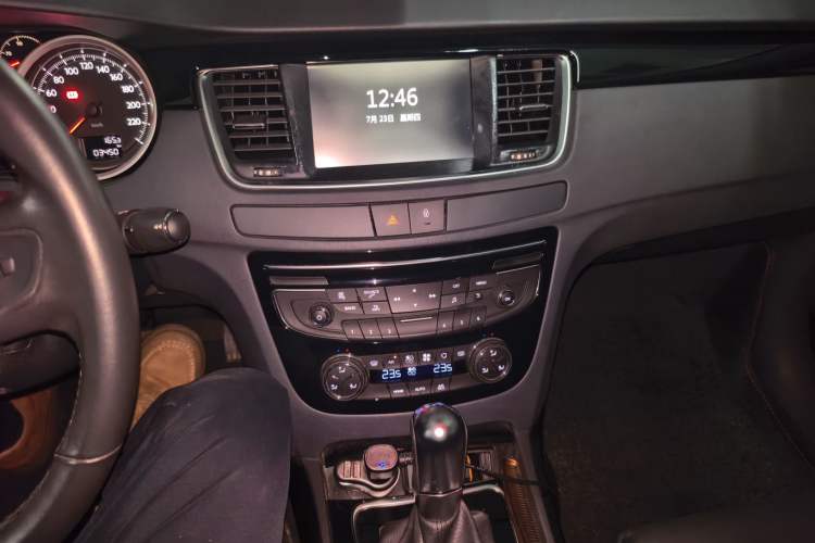 Used Peugeot 508 2015 1.6THP Automatic Prestige Edition Audio And AC Panel