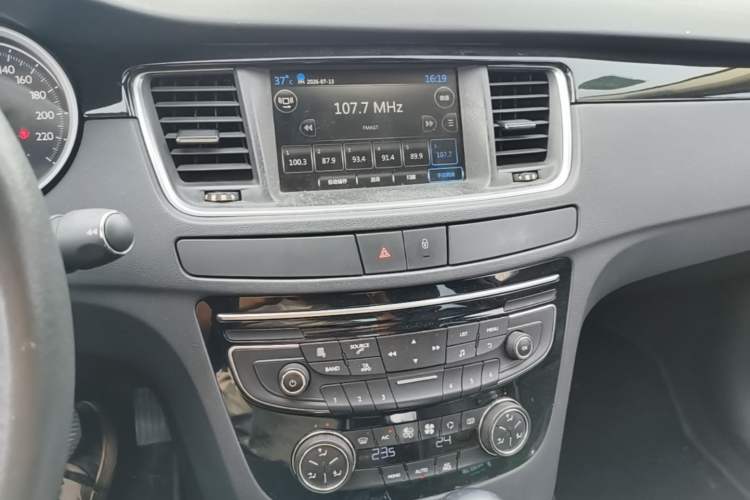 Used Peugeot 508 2015 1.6THP Automatic Prestige Edition Audio And AC Panel