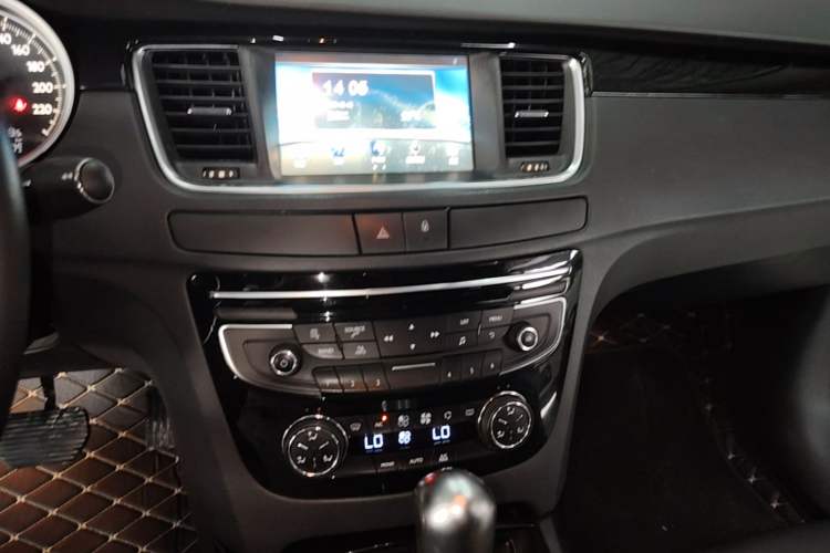 Used Peugeot 508 2015 1.6THP Automatic Prestige Edition Audio And AC Panel