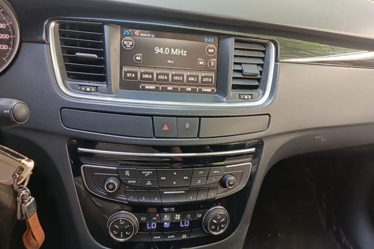 Used Peugeot 508 2015 2.0L Automatic Zhiyi Edition Audio And AC Panel