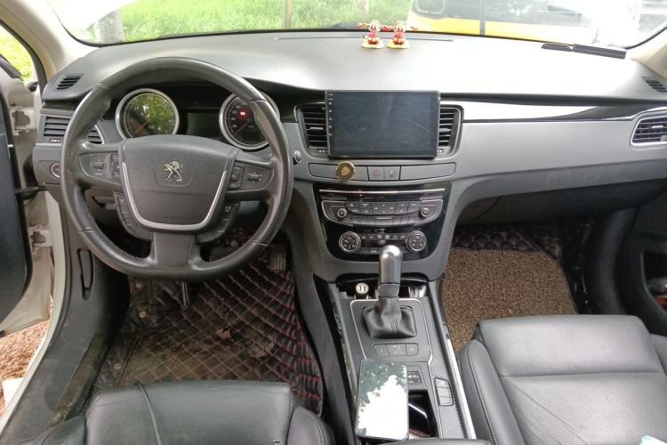 Used Peugeot 508 2015 1.8THP Automatic Prestige Edition Center Console