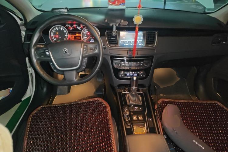 Used Peugeot 508 2015 1.6THP Automatic Prestige Edition Center Console