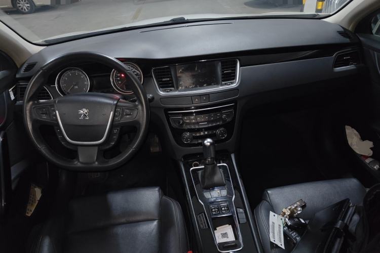 Used Peugeot 508 2015 1.6THP Automatic Prestige Edition Center Console