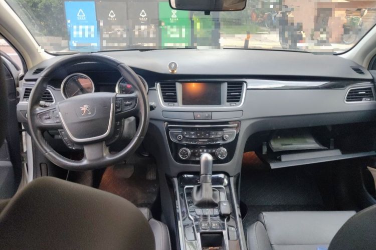 Used Peugeot 508 2015 1.6THP Automatic Prestige Edition Center Console