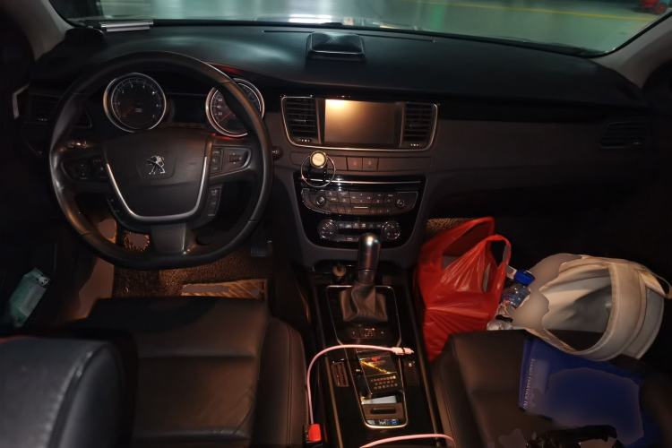 Used Peugeot 508 2015 1.6THP Automatic Prestige Edition Center Console