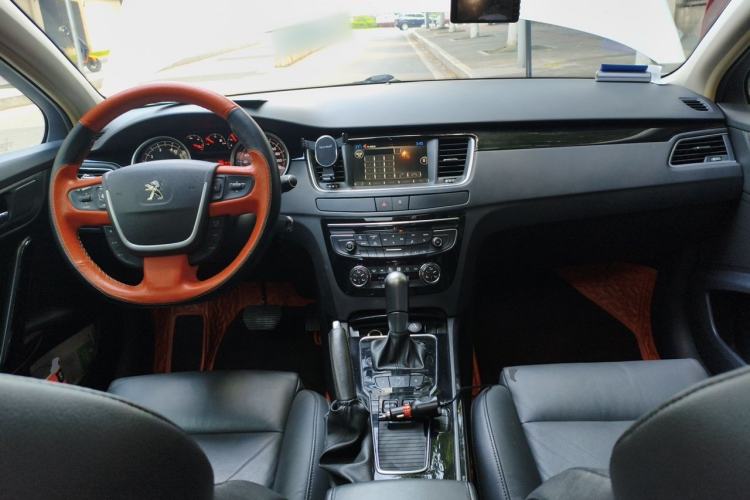 Used Peugeot 508 2015 2.0L Automatic ZhiZhen Edition Center Console