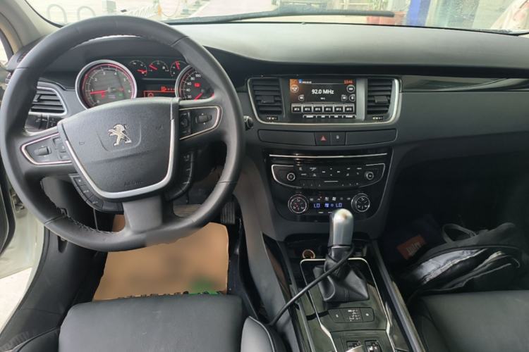 Used Peugeot 508 2015 1.6THP Automatic Prestige Edition Center Console
