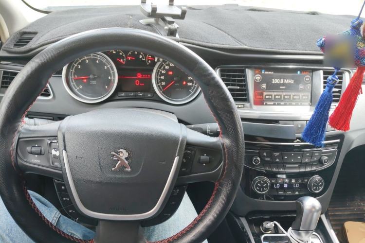 Used Peugeot 508 2015 1.8THP Automatic Prestige Edition Center Console
