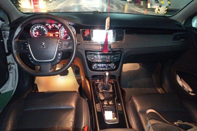 Used Peugeot 508 2015 1.6THP Automatic Prestige Edition Center Console