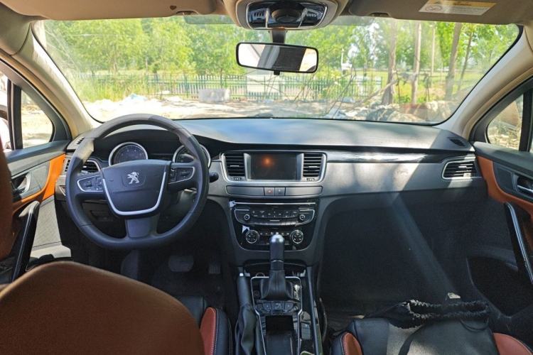 Used Peugeot 508 2015 2.0L Automatic Zhiyi Edition Center Console
