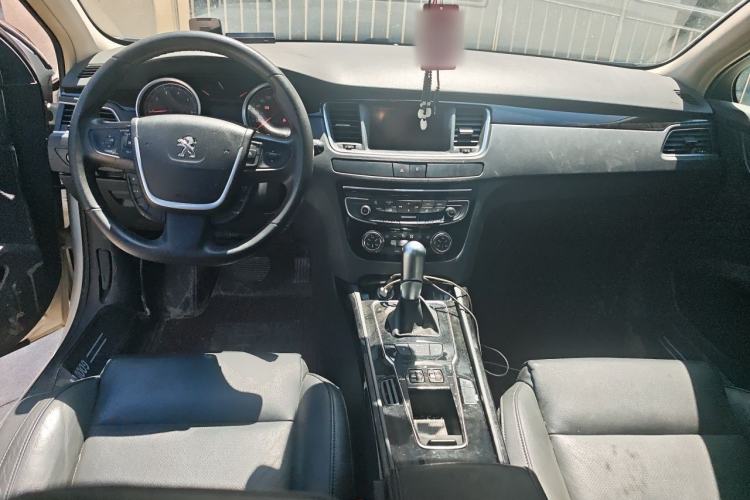 Used Peugeot 508 2015 1.6THP Automatic Prestige Edition Center Console