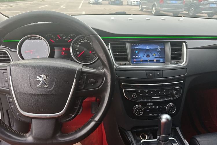 Used Peugeot 508 2015 1.6THP Automatic Prestige Edition Center Console