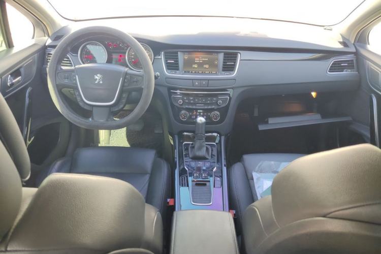 Used Peugeot 508 2015 1.6THP Automatic Prestige Edition Center Console